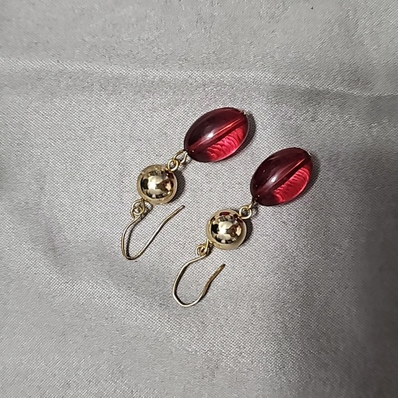 Necklace with Gold and Rust color beads and matching earrings - Picture 7 of 7